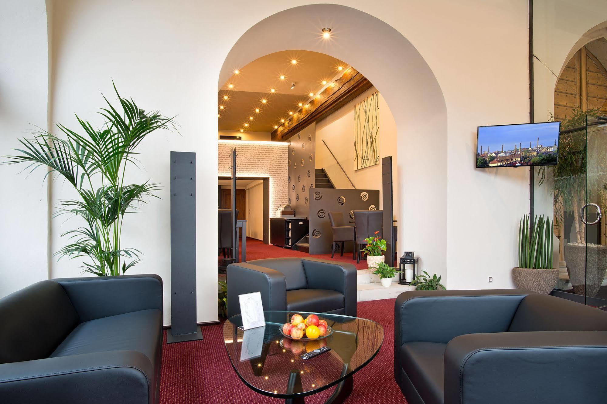 Hotel U Hada Zatec Екстериор снимка