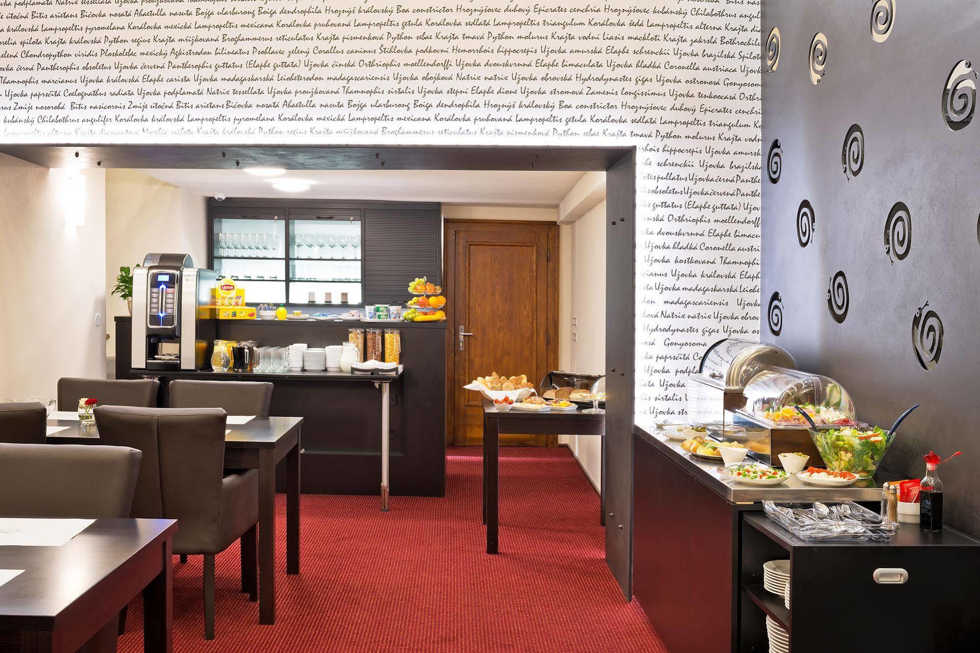 Hotel U Hada Zatec Екстериор снимка